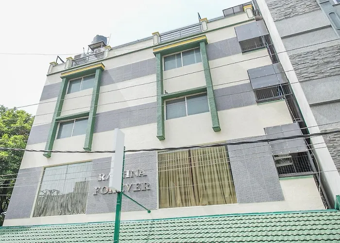 Hotel Saarang Forever